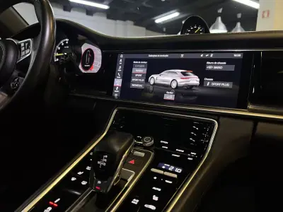 Porsche Panamera Sport Turismo 2020 - 74990 EUR, 120000 km - AUTO.MOTO.pt - 120000km - foto 26 de 56
