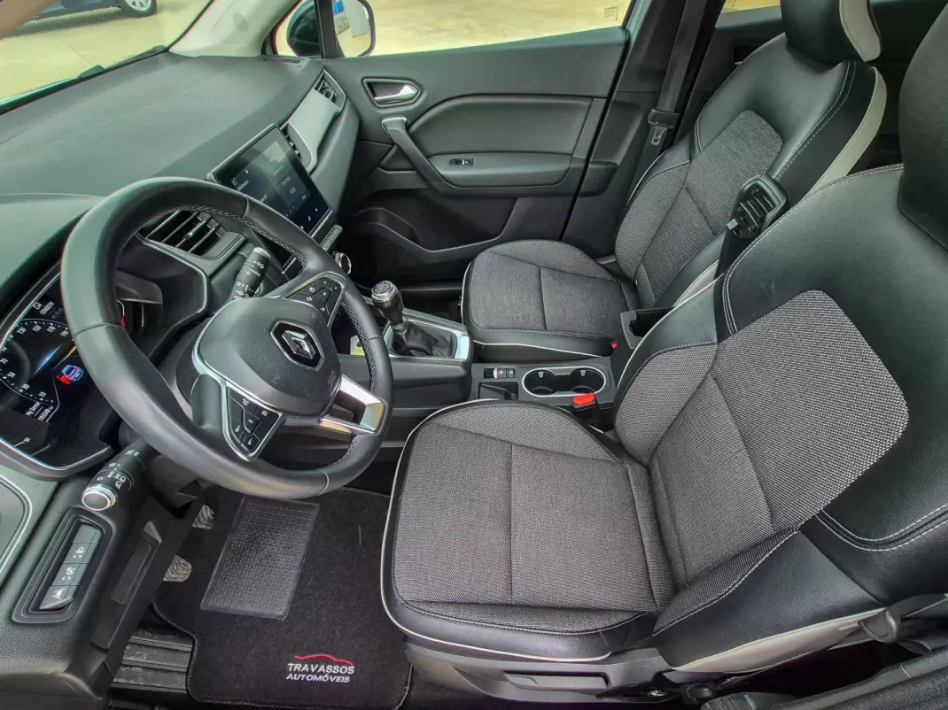 Renault Captur 2021 - 14500 EUR, 103290 km - AUTO.MOTO.pt - 103290km - foto 11 de 12