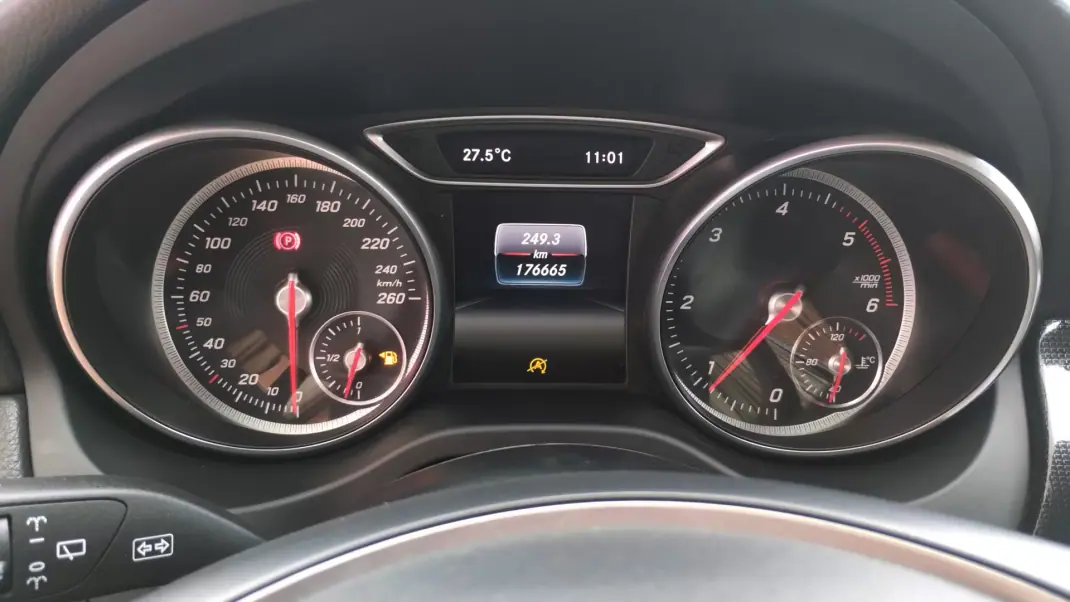 Mercedes-Benz CLA 180 2016 - 16950 EUR, 176000 km - 176000km - foto 26 de 32