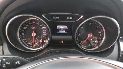 Mercedes-Benz CLA 180 2016 - 16950 EUR, 176000 km - AUTO.MOTO.pt - 176000km - foto 26 de 32