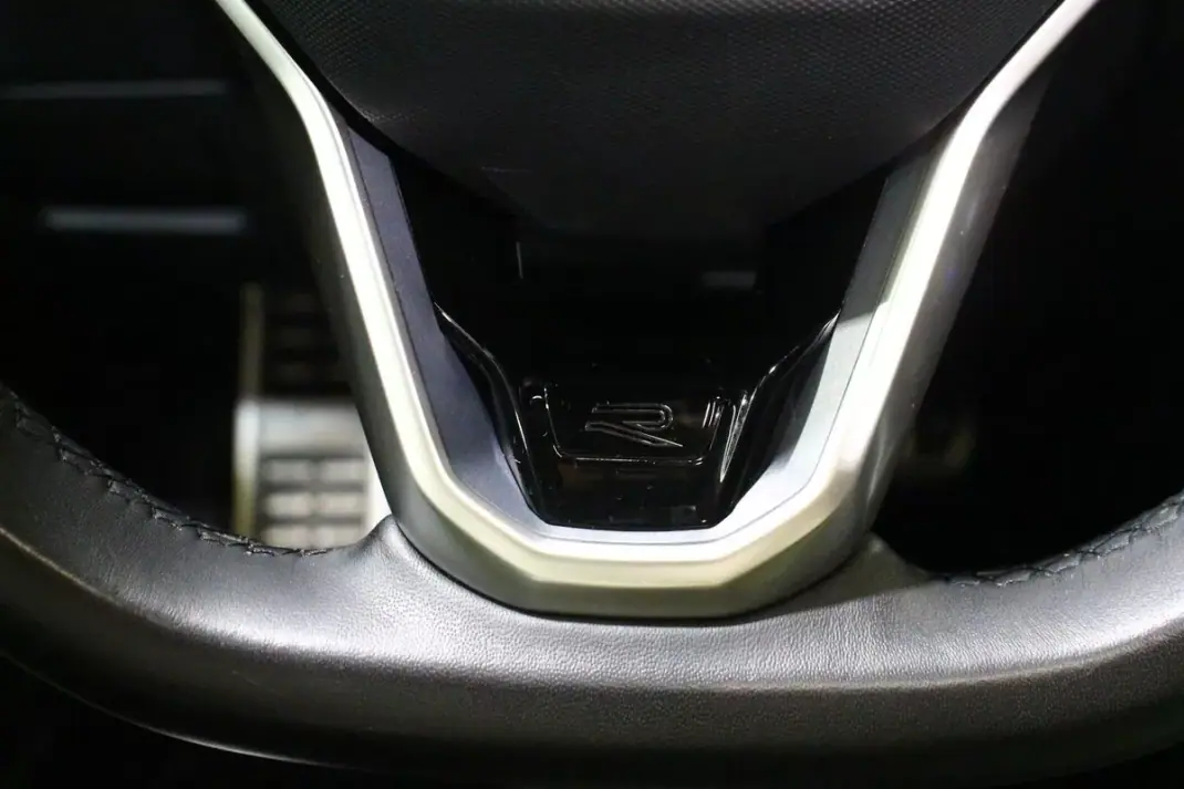 Volkswagen Arteon 2021 - 25400 EUR, 209040 km - AUTO.MOTO.pt - 209040km - foto 29 de 40