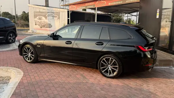 BMW 330 2023 - 32990 EUR, 95000 km - AUTO.MOTO.pt - 95000km - foto 17 de 38