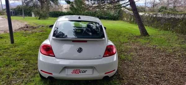 Volkswagen New Beetle 2011 - 17499 EUR, 163800 km - AUTO.MOTO.pt - 163800km - foto 11 de 41