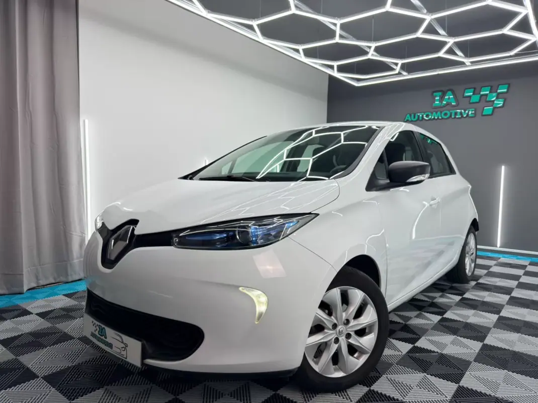 Renault Zoe 2018 - 10750 EUR, 64000 km - AUTO.MOTO.pt - 64000km - foto 1 de 18