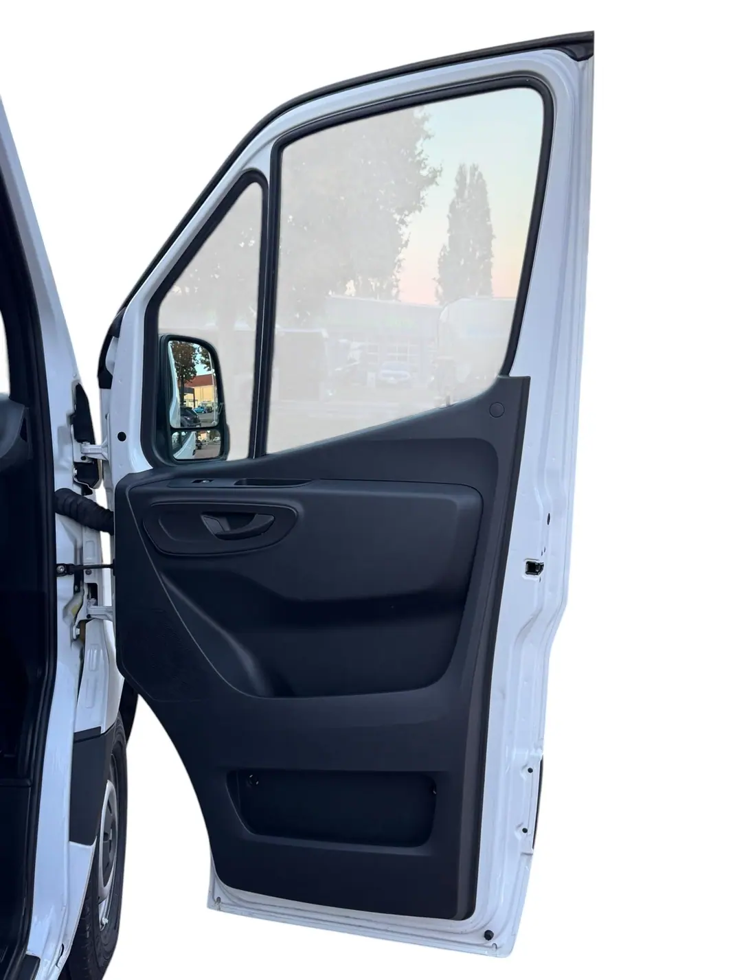 Mercedes-Benz Sprinter 2022 - 25000 EUR, 253800 km - AUTO.MOTO.pt - 253800km - foto 7 de 10