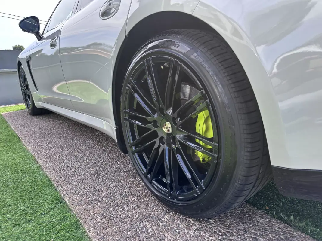 Porsche Panamera 2015 - 35000 EUR, 159000 km - AUTO.MOTO.pt - 159000km - foto 20 de 67