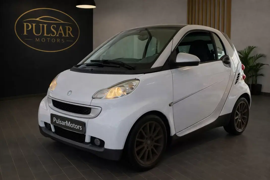 Smart Fortwo Cabrio 2010 - 6900 EUR, 97545 km - AUTO.MOTO.pt - 97545km - foto 1 de 6