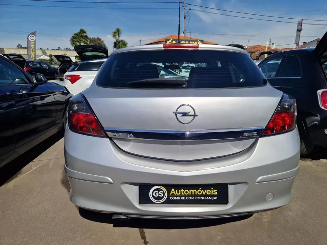 Opel Astra GTC 2006 - 6500 EUR, 175000 km - AUTO.MOTO.pt - 175000km - foto 5 de 9