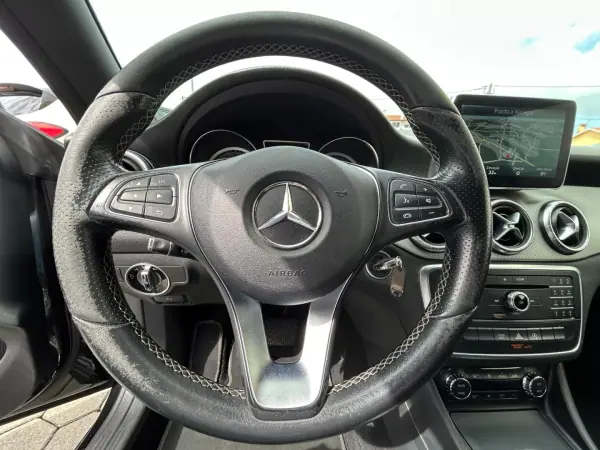 Mercedes-Benz CLA 200 2015 - 15500 EUR, 273015 km - 273015km - foto 13 de 22