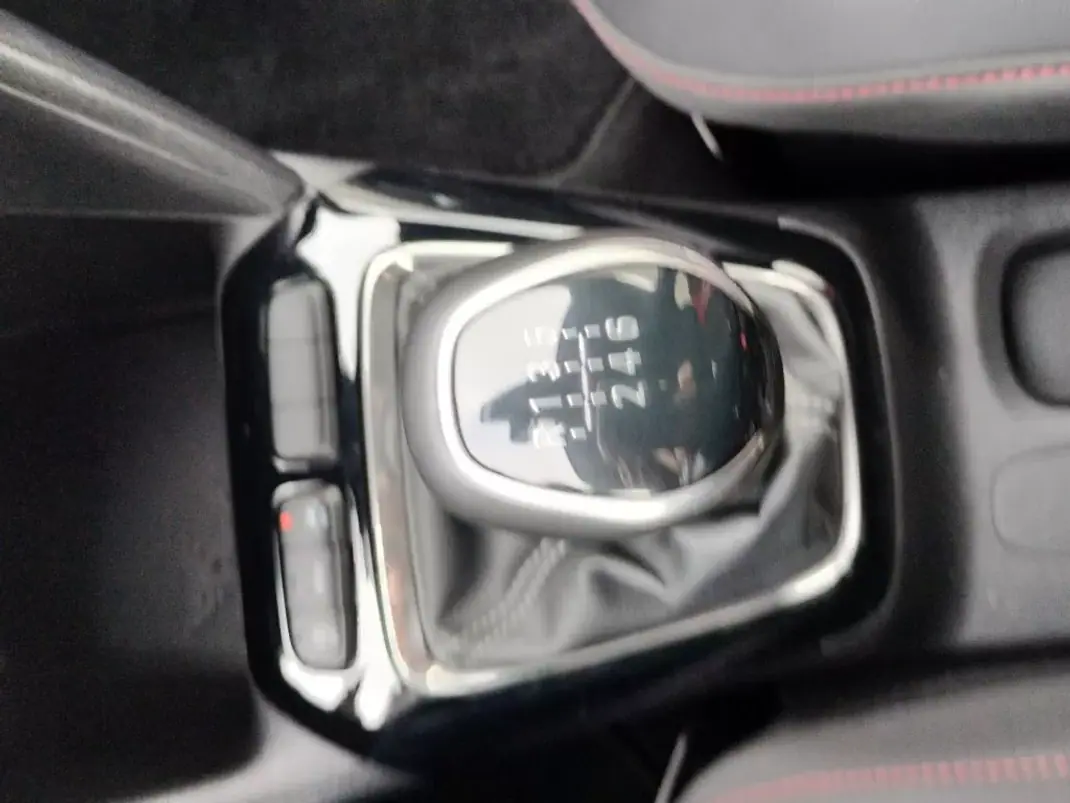 Opel Corsa 2021 - 16500 EUR, 63600 km - 63600km - foto 22 de 29