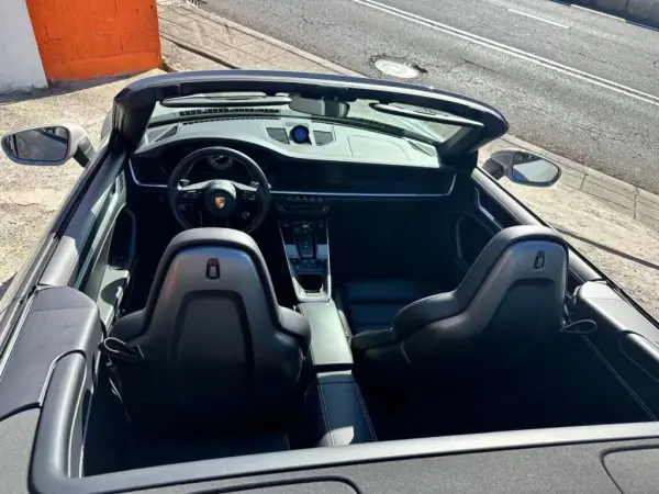 Porsche 992 2021 - 315000 EUR, 14800 km - AUTO.MOTO.pt - 14800km - foto 13 de 17