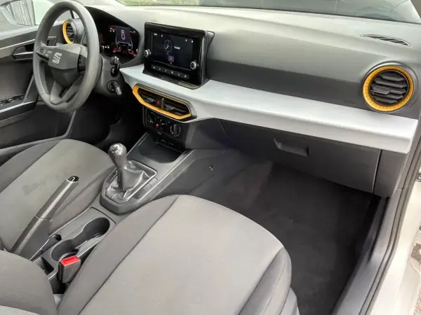 SEAT Ibiza 2023 - 13750 EUR, 52000 km - AUTO.MOTO.pt - 52000km - foto 11 de 13