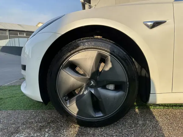 Tesla Model 3 2019 - 24900 EUR, 170000 km - 170000km - foto 5 de 49