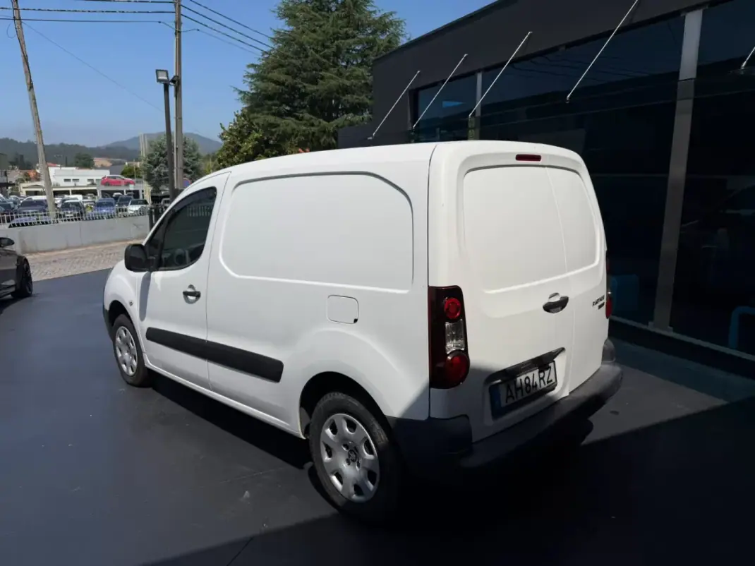 Peugeot e-Partner 2017 - 10500 EUR, 98000 km - 98000km - foto 5 de 8