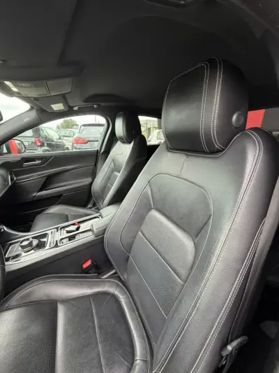 Jaguar XE 2018 - 17000 EUR, 273353 km - AUTO.MOTO.pt - 273353km - foto 10 de 20