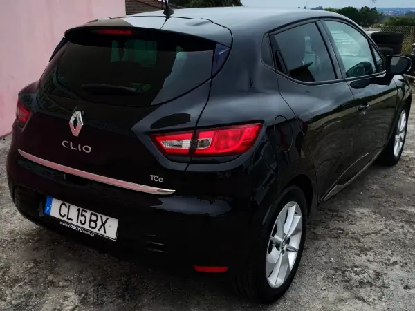 Renault Clio 2017 - 9950 EUR, 77000 km - 77000km - foto 5 de 35