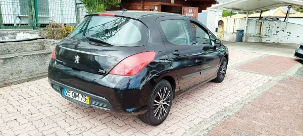 Peugeot 308 2013 - 9950 EUR, 168407 km - AUTO.MOTO.pt - 168407km - foto 6 de 10