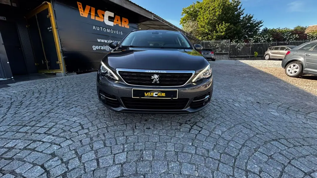 Peugeot 308 SW 2018 - 13990 EUR, 135000 km - AUTO.MOTO.pt - 135000km - foto 7 de 15