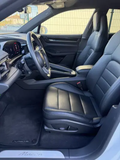 Porsche Macan 2025 - 79900 EUR, 19000 km - 19000km - foto 11 de 18