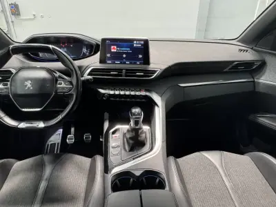 Peugeot 3008 2018 - 16990 EUR, 121000 km - AUTO.MOTO.pt - 121000km - foto 20 de 31