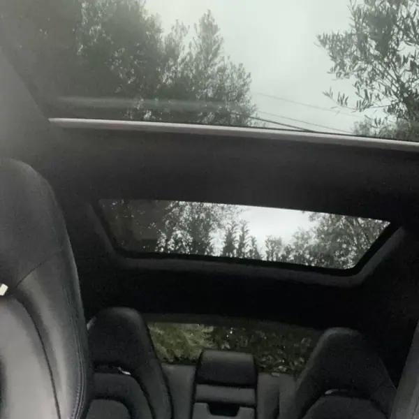 Porsche Panamera Sport Turismo 2019 - 69990 EUR, 210000 km - AUTO.MOTO.pt - 210000km - foto 27 de 50