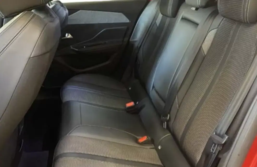 Peugeot 308 2023 - 14790 EUR, 91149 km - 91149km - foto 15 de 16
