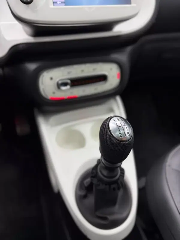Smart ForFour 2015 - 8250 EUR, 144000 km - AUTO.MOTO.pt - 144000km - foto 14 de 21