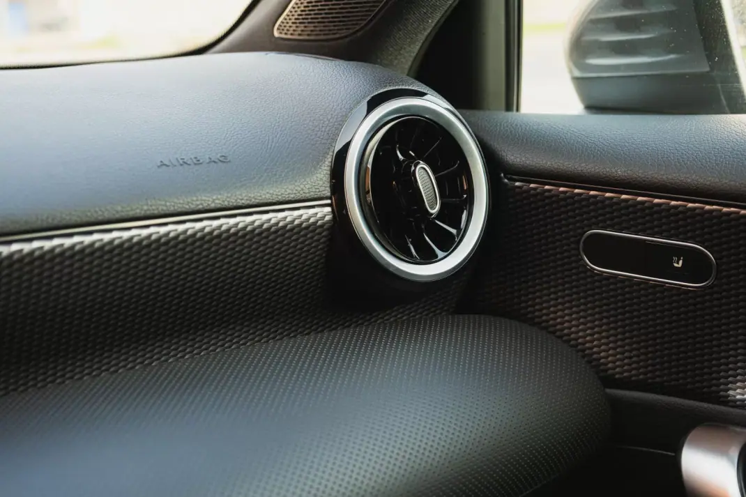 Mercedes-Benz A 250 2022 - 25000 EUR, 124440 km - AUTO.MOTO.pt - 124440km - foto 22 de 24