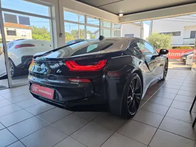 BMW i8 2017 - 65500 EUR, 96600 km - AUTO.MOTO.pt - 96600km - foto 11 de 38