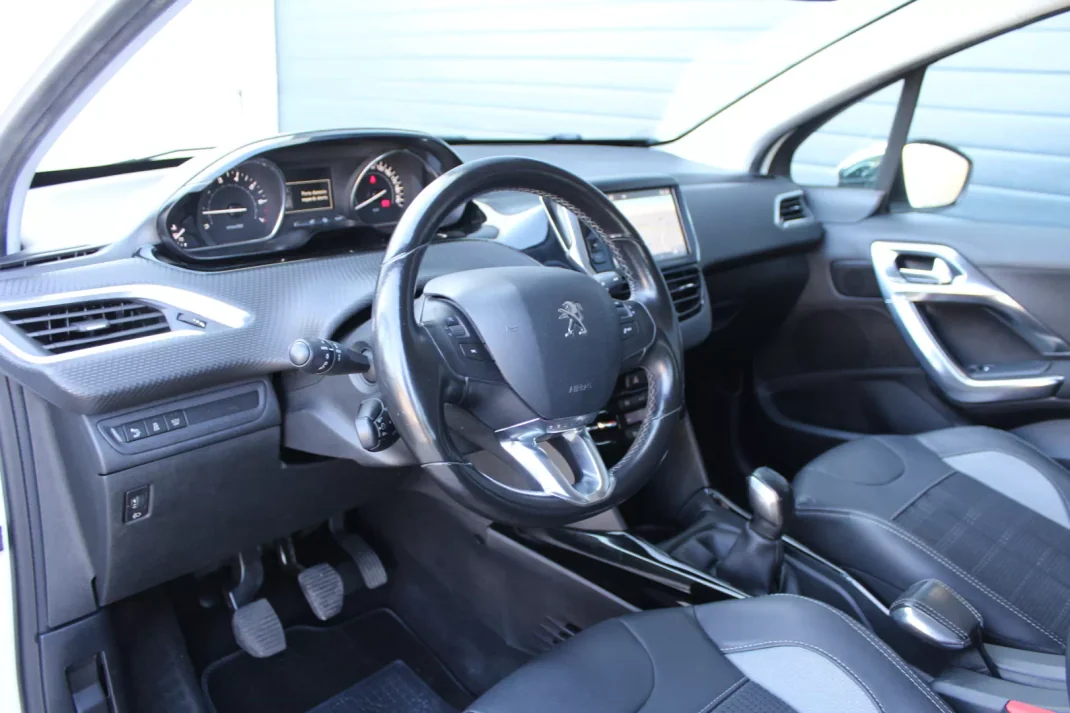 Peugeot 2008 2015 - 10500 EUR, 148600 km - AUTO.MOTO.pt - 148600km - foto 7 de 19