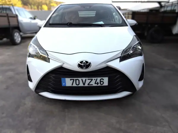 Toyota YARIS BIZZ (NLP 1.0 VVT-i 1.0) 2019 - 11000 EUR, 215000 km - AUTO.MOTO.pt - 215000km - foto 2 de 9
