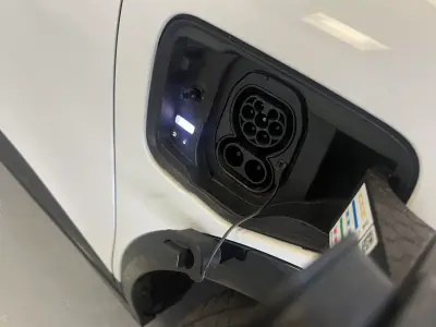 Renault Mégane E-Tech 2022 - 27990 EUR, 50000 km - AUTO.MOTO.pt - 50000km - foto 38 de 54