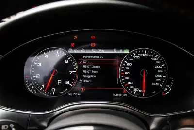 Audi RS6 Avant 2013 - 59900 EUR, 109461 km - AUTO.MOTO.pt - 109461km - foto 17 de 46
