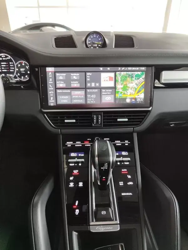 Porsche Cayenne 2020 - 74500 EUR, 67300 km - AUTO.MOTO.pt - 67300km - foto 39 de 40