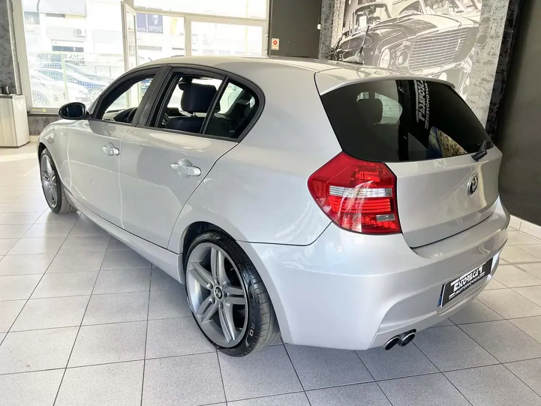 BMW 118 2008 - 8800 EUR, 262392 km - 262392km - foto 3 de 20