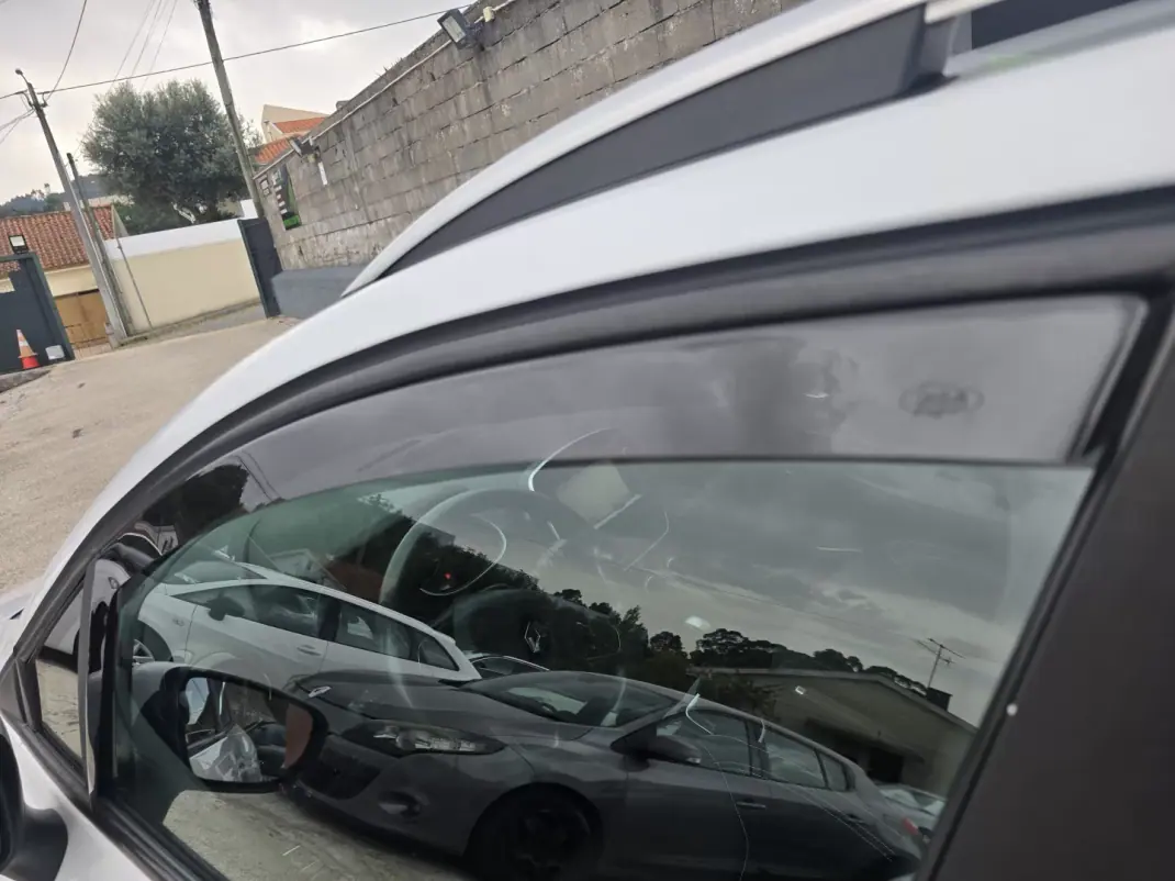 Renault Clio Break 2016 - 6500 EUR, 258776 km - 258776km - foto 8 de 21