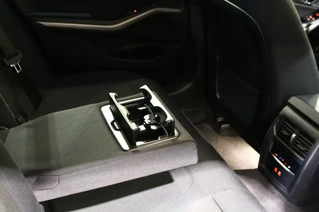 BMW 318 2022 - 27250 EUR, 132000 km - AUTO.MOTO.pt - 132000km - foto 20 de 38