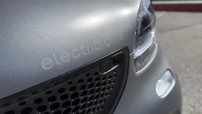 Smart Fortwo Cabrio 2018 - 10490 EUR, 55157 km - AUTO.MOTO.pt - 55157km - foto 16 de 40