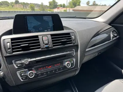 BMW 118 2015 - 16000 EUR, 220000 km - AUTO.MOTO.pt - 220000km - foto 50 de 65
