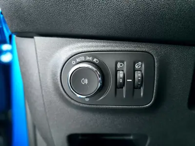 Opel Adam 2019 - 11900 EUR, 38000 km - AUTO.MOTO.pt - 38000km - foto 19 de 36