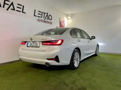 BMW 330 2019 - 23450 EUR, 115000 km - AUTO.MOTO.pt - 115000km - foto 6 de 36