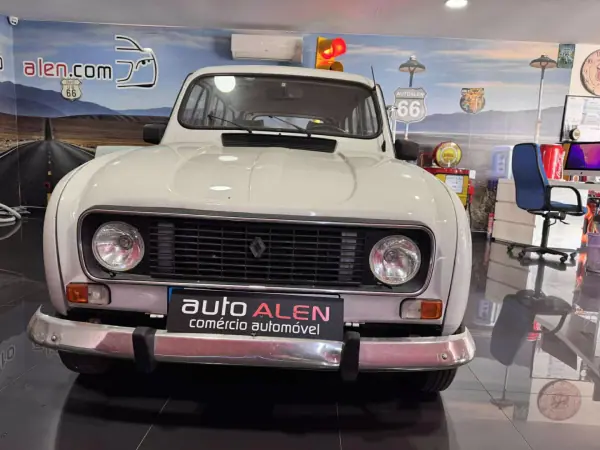 Renault 4 1992 - 5500 EUR, 144000 km - AUTO.MOTO.pt - 144000km - foto 2 de 15