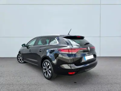 Renault Mégane 2021 - 15400 EUR, 63000 km - AUTO.MOTO.pt - 63000km - foto 6 de 30