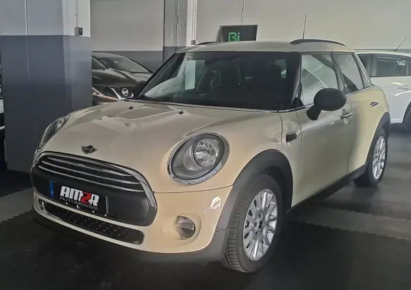 MINI 5 Portas 2015 - 11950 EUR, 130000 km - AUTO.MOTO.pt - 130000km - foto 3 de 19