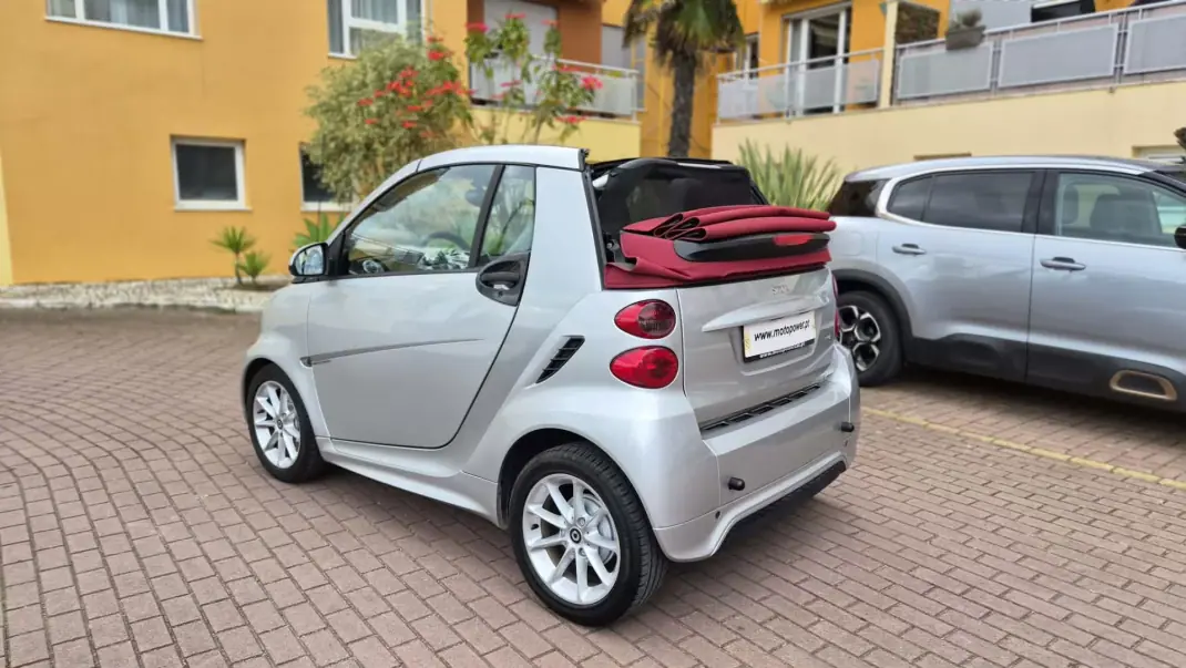 Smart Fortwo Cabrio 2013 - 8480 EUR, 75000 km - AUTO.MOTO.pt - 75000km - foto 3 de 18