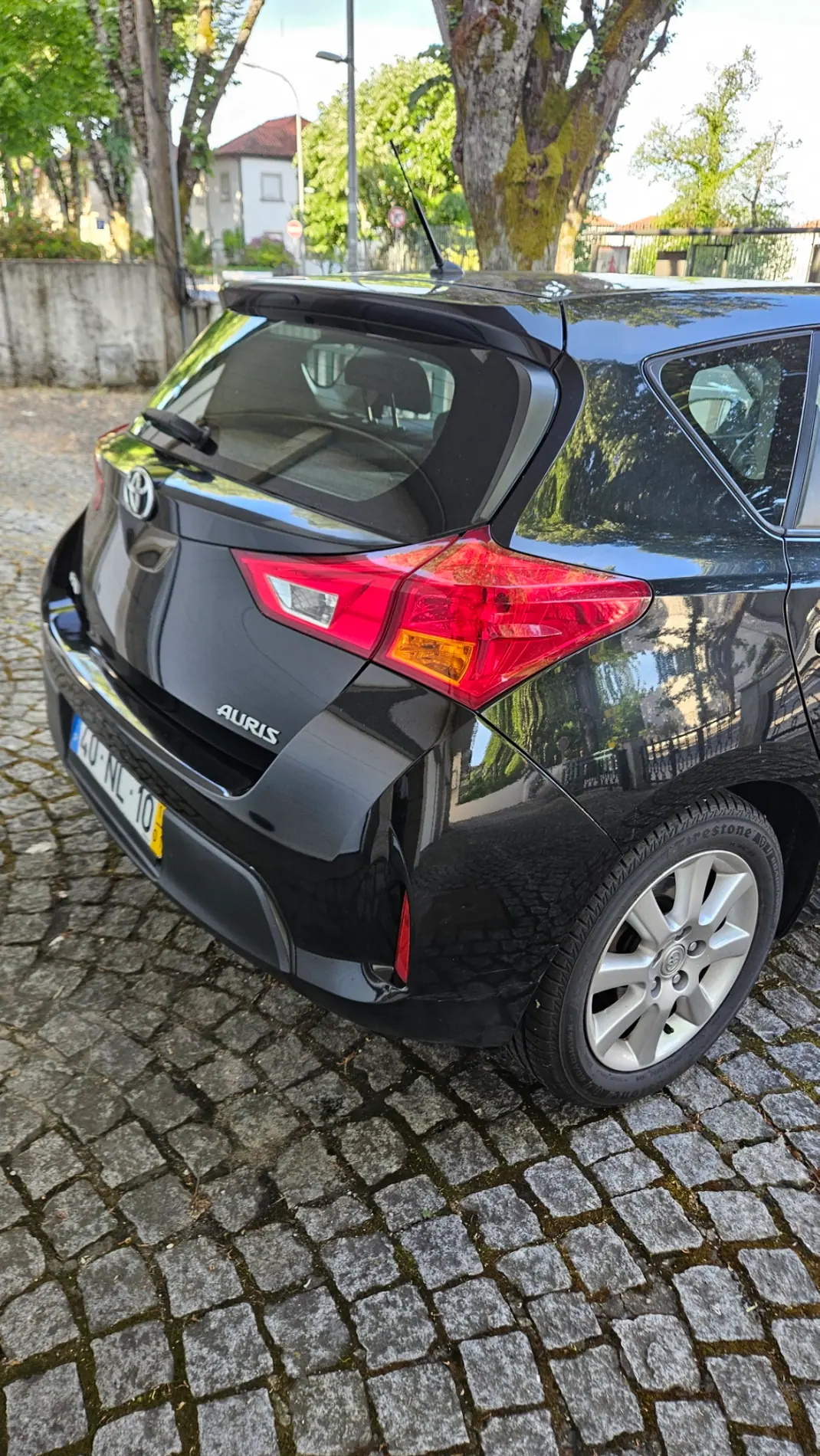 Toyota Auris 2013 - 9750 EUR, 210000 km - AUTO.MOTO.pt - 210000km - foto 7 de 7