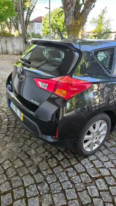 Toyota Auris 2013 - 9750 EUR, 210000 km - AUTO.MOTO.pt - 210000km - foto 7 de 7
