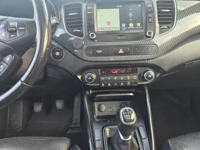 Kia Carens 2018 - 17500 EUR, 138200 km - AUTO.MOTO.pt - 138200km - foto 33 de 63