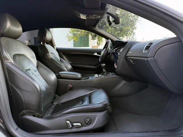 Audi A5 2013 - 21500 EUR, 246000 km - AUTO.MOTO.pt - 246000km - foto 13 de 15