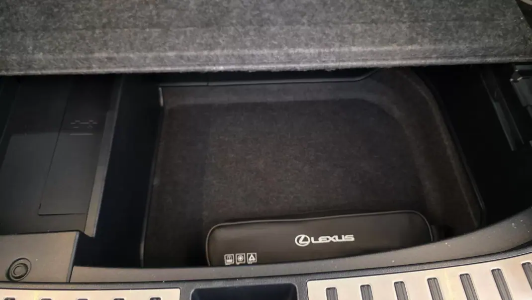 Lexus NX 300h 2018 - 31900 EUR, 78634 km - AUTO.MOTO.pt - 78634km - foto 25 de 65